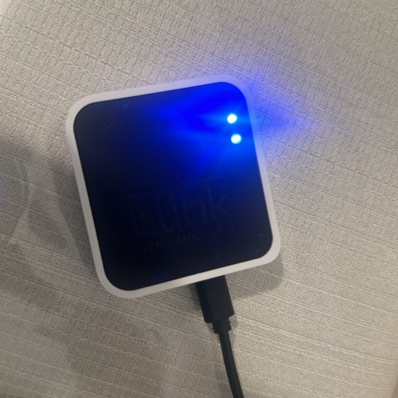 Blink outdoor wireless camera set - batteries not included in sell - Picture 6 of 6